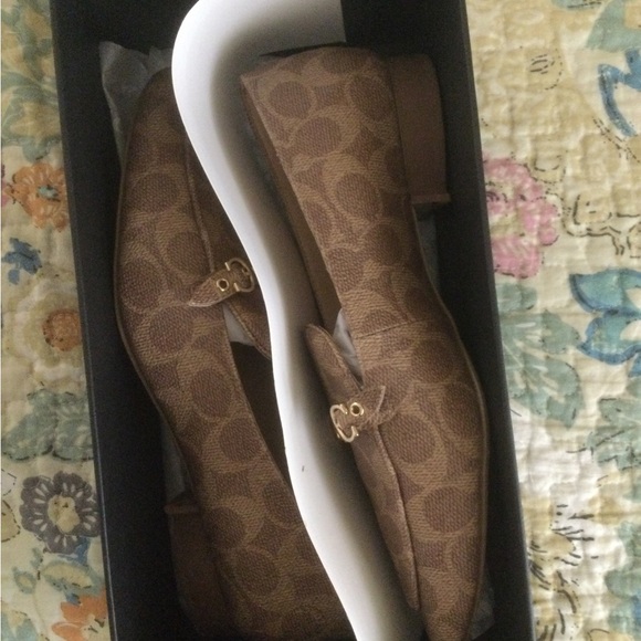 Coach loafers 7.5 - Picture 2 of 2